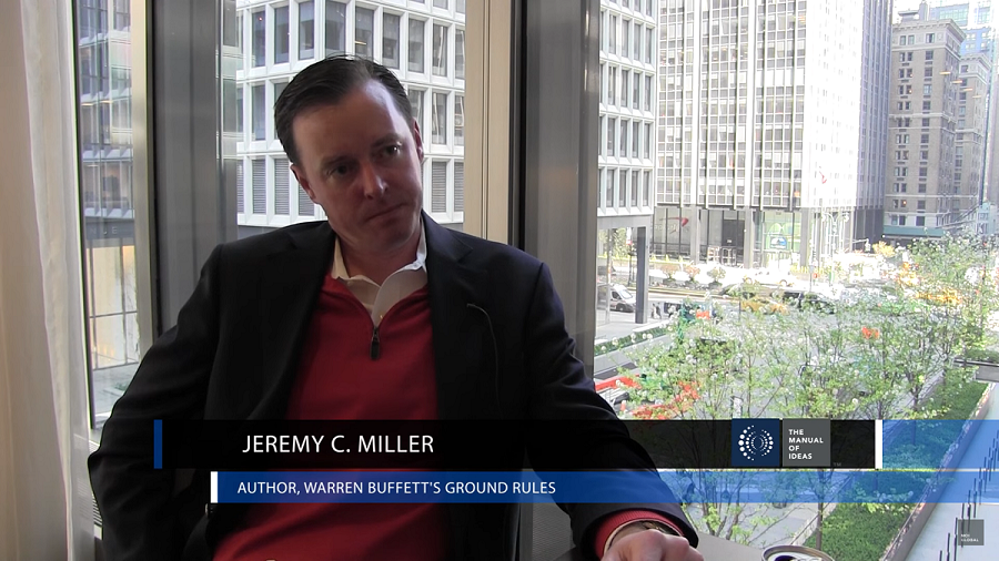 Jeremy C. Miller, autor de Warren Buffett's Ground Rules y analista en J.P. Morgan Asset Management, explica la evolución como inversor de Warren Buffett, pasando de invertir en cigar butts a invertir en compounders.